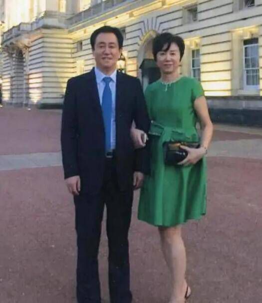 人乳喂奶av喷水