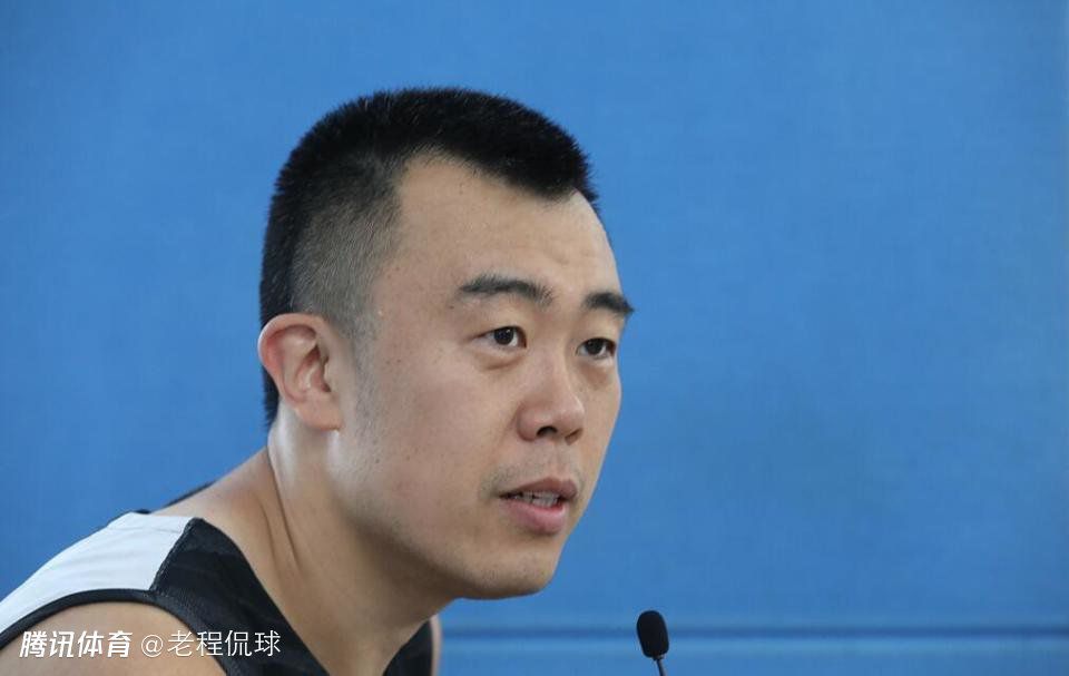 健身教练和埃洛罗演员