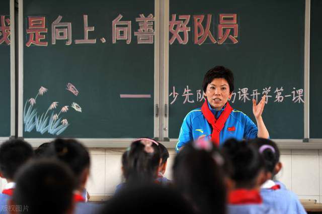 嗯啊h亲女客厅h蛰伏
